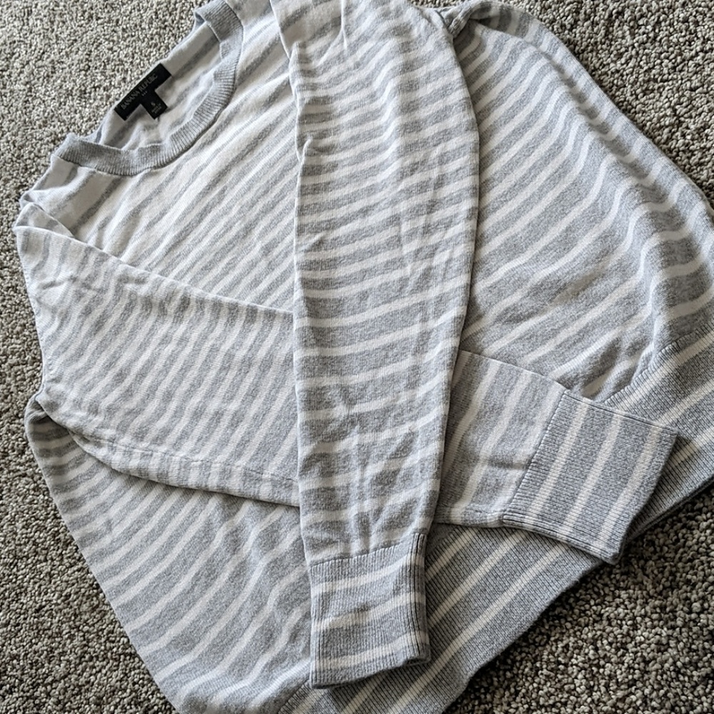 Long sleeve light sweater